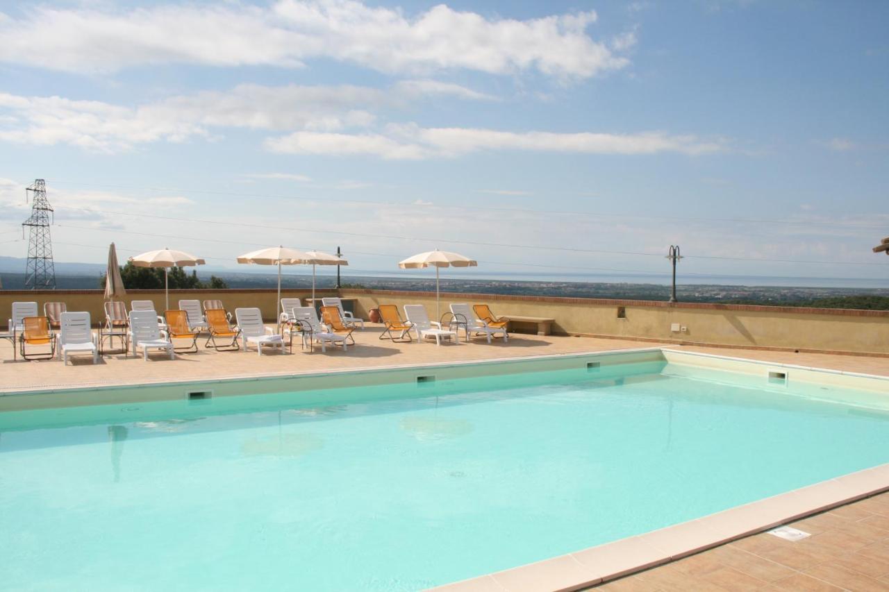 Glamping Debbiare Hotel Riparbella Exterior photo